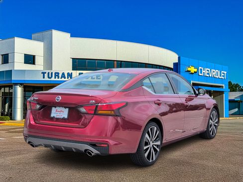 Used 2022 Nissan Altima 2.5 SR FWD image 7