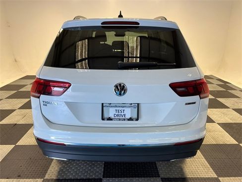 Used 2021 Volkswagen Tiguan SE image 4