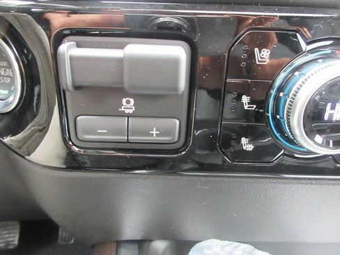 New 2026 GMC Sierra 3500 SLT w/ SLT Premium Package image 21