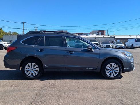 Used 2019 Subaru Outback 2.5i Premium image 2