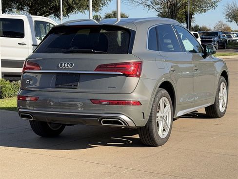 Used 2023 Audi Q5 e Premium Plus w/ Premium Plus Package image 4