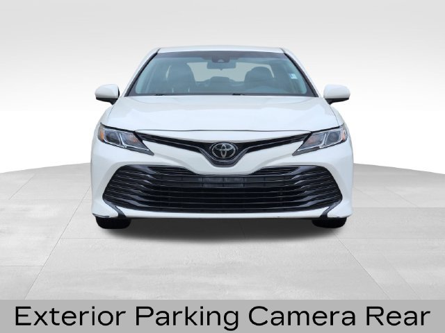 Used 2018 Toyota Camry LE FWD image 2
