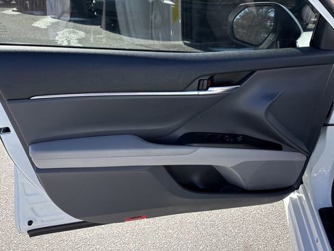Used 2022 Toyota Camry SE image 21