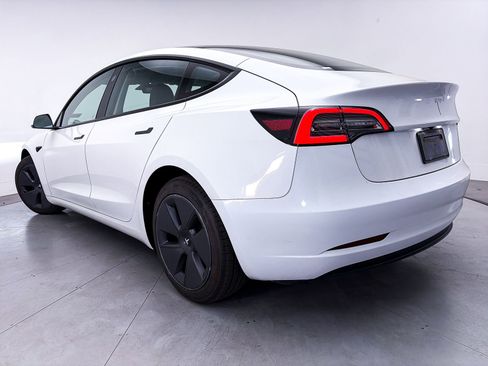 Used 2023 Tesla Model 3 Standard Range RWD image 12