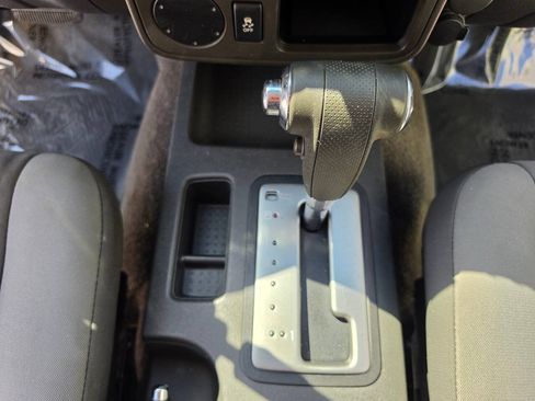 Used 2015 Nissan Xterra X RWD image 38