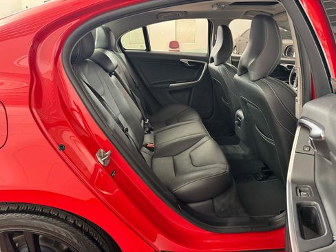 Used 2018 Volvo S60 T5 Dynamic image 32