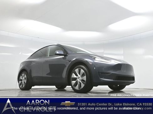 Used 2023 Tesla Model Y 2WD image 2