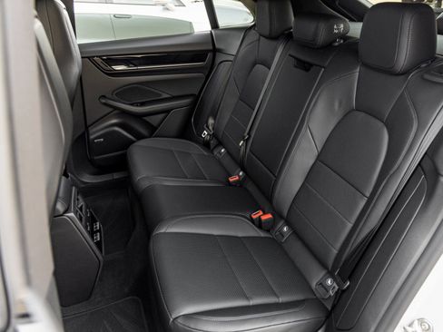 New 2026 Porsche Macan 4 Electric image 34