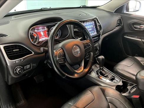 Used 2020 Jeep Cherokee Limited image 2