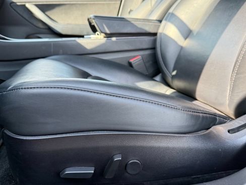Used 2019 Tesla Model 3 RWD image 9