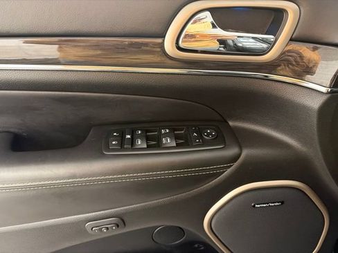 Certified 2017 Jeep Grand Cherokee Overland AWD/4WD image 19