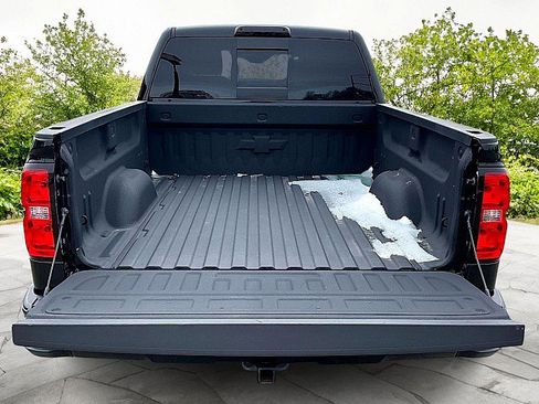 Used 2018 Chevrolet Silverado 1500 LT w/ Redline Edition AWD/4WD image 7