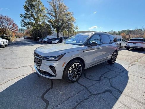 New 2026 Lincoln Nautilus Reserve image 3