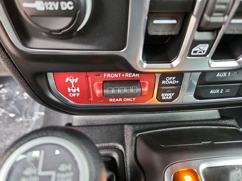 New 2025 Jeep Wrangler Unlimited Rubicon 4xe w/ Convenience Group image 32