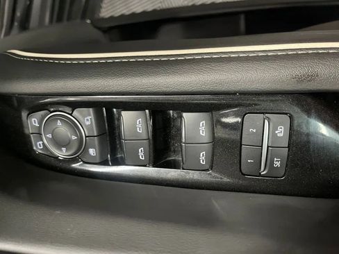 Used 2022 Cadillac Escalade ESV Sport AWD/4WD image 24