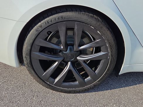 Used 2021 Tesla Model S Plaid image 7