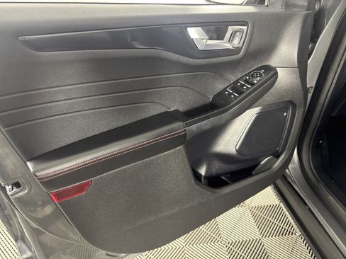 Used 2025 Ford Escape ST-Line AWD/4WD image 12