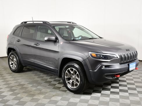 Used 2020 Jeep Cherokee Trailhawk w/ Cold Weather Group AWD/4WD image 4