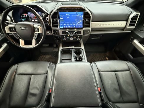 Used 2022 Ford F250 Lariat w/ Black Appearance Package image 18