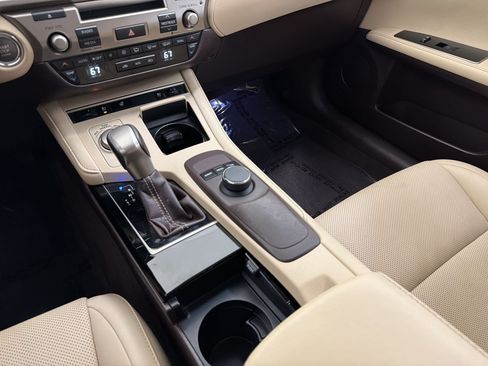 Used 2016 Lexus ES 350 w/ Premium Package w/Wood Trim FWD image 20