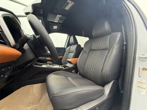 Used 2025 Mitsubishi Outlander SEL Black Edition image 10