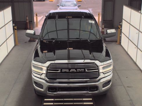 Used 2021 RAM 2500 Laramie AWD/4WD image 2