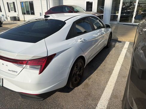 Used 2023 Hyundai Elantra Blue w/ Cargo Package image 5