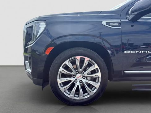 Used 2021 GMC Yukon Denali w/ Denali Ultimate Package AWD/4WD image 16