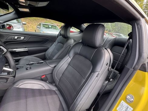 Used 2025 Ford Mustang GT Premium RWD image 9