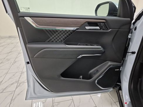 New 2026 GMC Acadia Denali w/ Super Cruise Package image 23