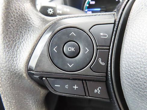 Used 2021 Toyota RAV4 LE AWD/4WD image 16