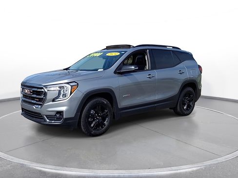 Used 2024 GMC Terrain AT4 w/ Tech Package AWD/4WD image 4