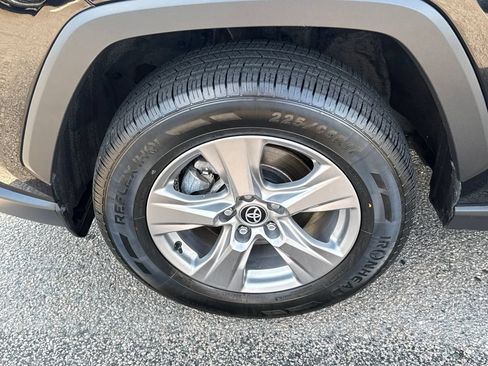 Used 2024 Toyota RAV4 XLE FWD image 39