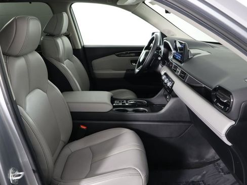 Used 2025 Honda Pilot Touring image 18