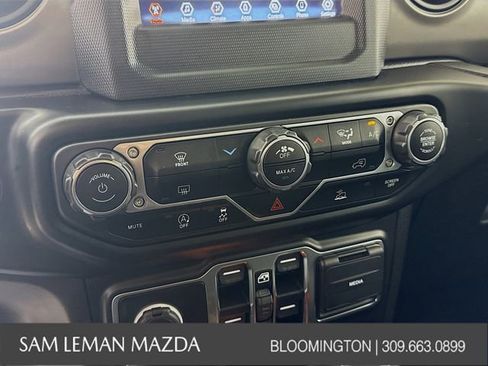 Used 2022 Jeep Gladiator Sport image 15