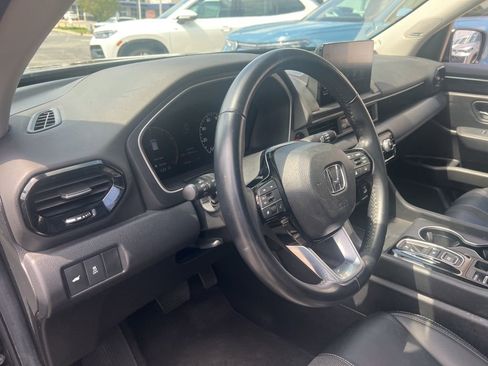 Used 2024 Honda Pilot Touring image 12