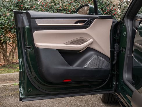 Used 2024 Porsche Macan Turbo Electric w/ Premium Package image 29