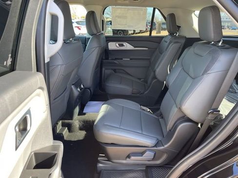 New 2026 Ford Explorer Active w/ Active Comfort Package image 10