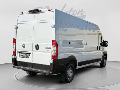 Used 2025 RAM ProMaster 2500 w/ Convenience Group FWD image 8
