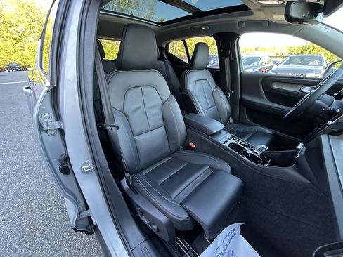 Certified 2023 Volvo XC40 B5 Plus w/ Protection Package Premier AWD/4WD image 25