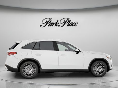 Used 2026 Mercedes-Benz GLC 300 image 27