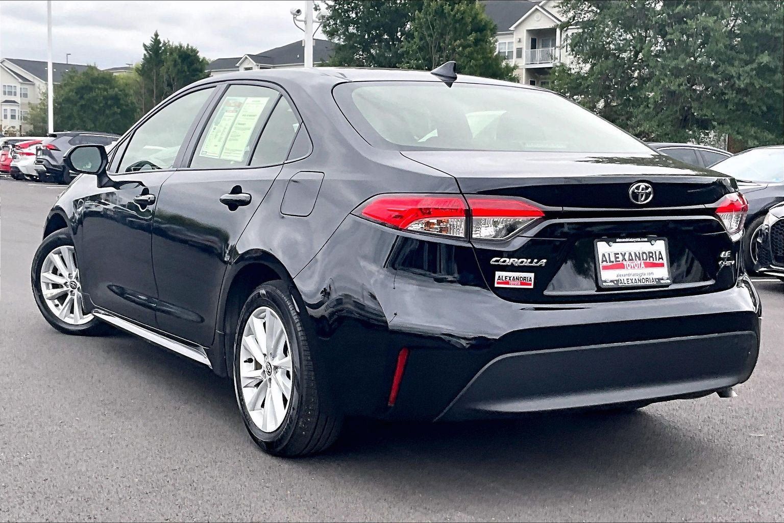 Used 2026 Toyota Corolla LE w/ LE Premium Package FWD image 11