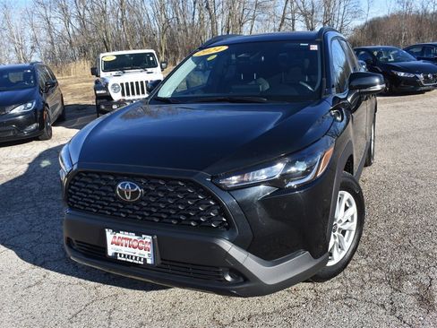 Used 2024 Toyota Corolla Cross LE w/ Moonroof Package image 12