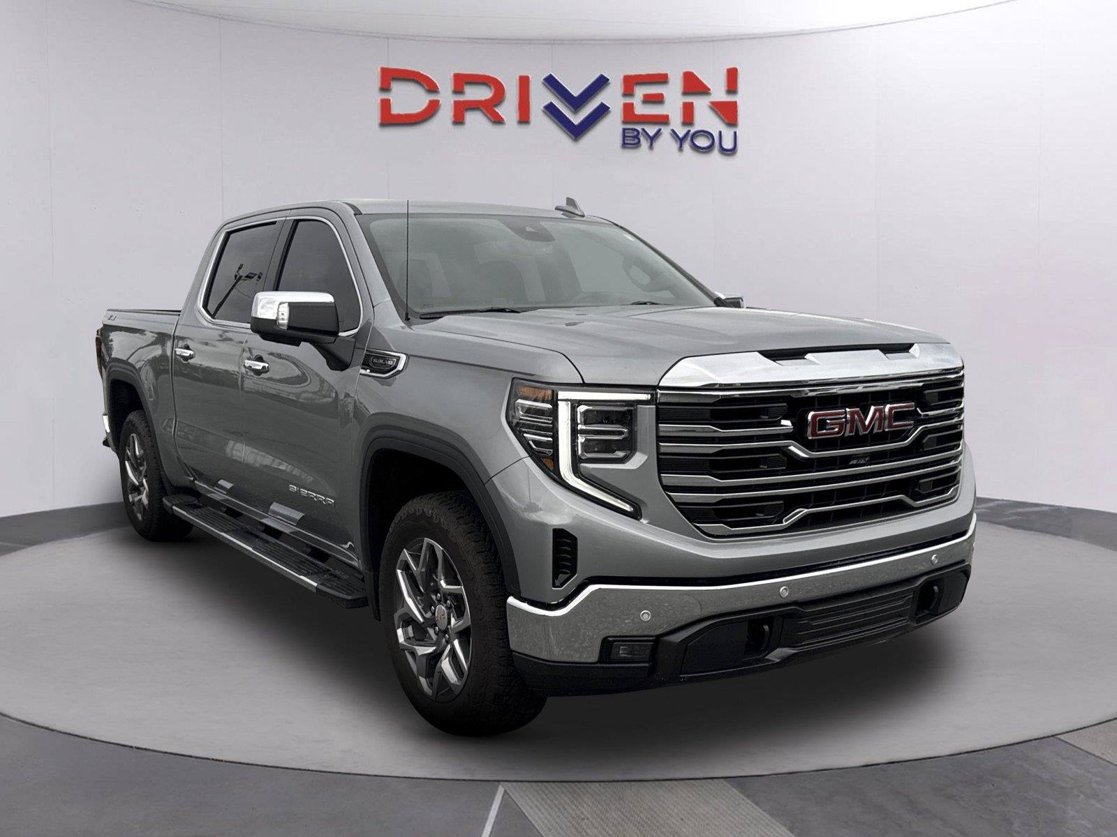 Used 2025 GMC Sierra 1500 SLT w/ SLT Premium Plus Package AWD/4WD image 1