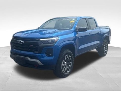 Used 2023 Chevrolet Colorado Z71 w/ Z71 Convenience Package 2 AWD/4WD image 6