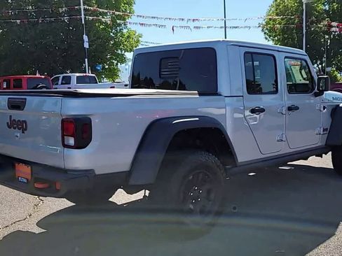 Used 2023 Jeep Gladiator Mojave image 8