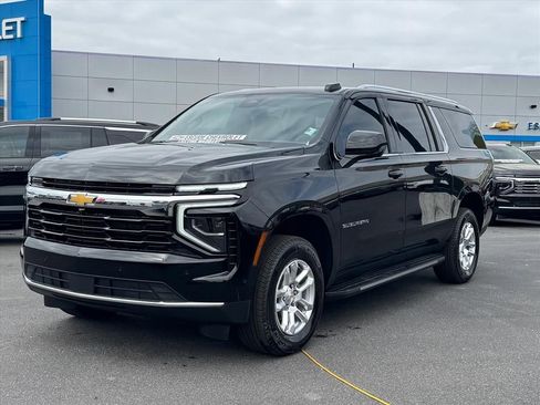 New 2026 Chevrolet Suburban LS AWD/4WD image 6