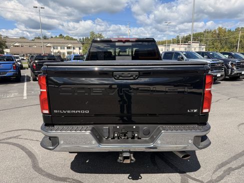 Certified 2024 Chevrolet Silverado 2500 LTZ w/ LTZ Plus Package image 4