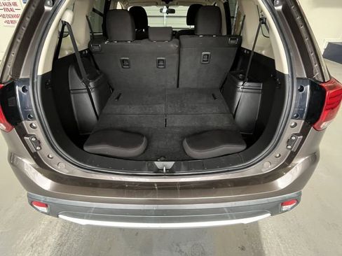 Used 2016 Mitsubishi Outlander SE image 5