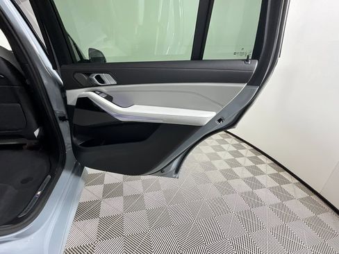 Used 2023 BMW X7 xDrive40i w/ M Sport Package image 24